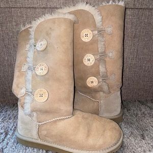 UGG Bailey button tall